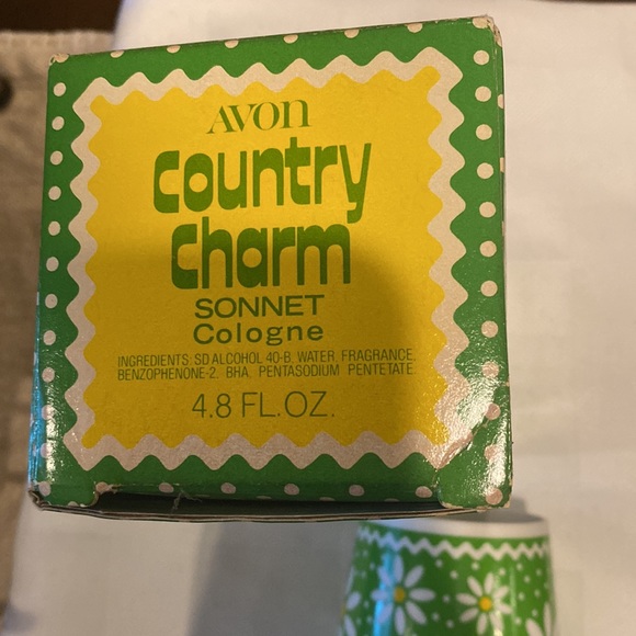 Avon Country Charm Perfume Bottle - Picture 2 of 7